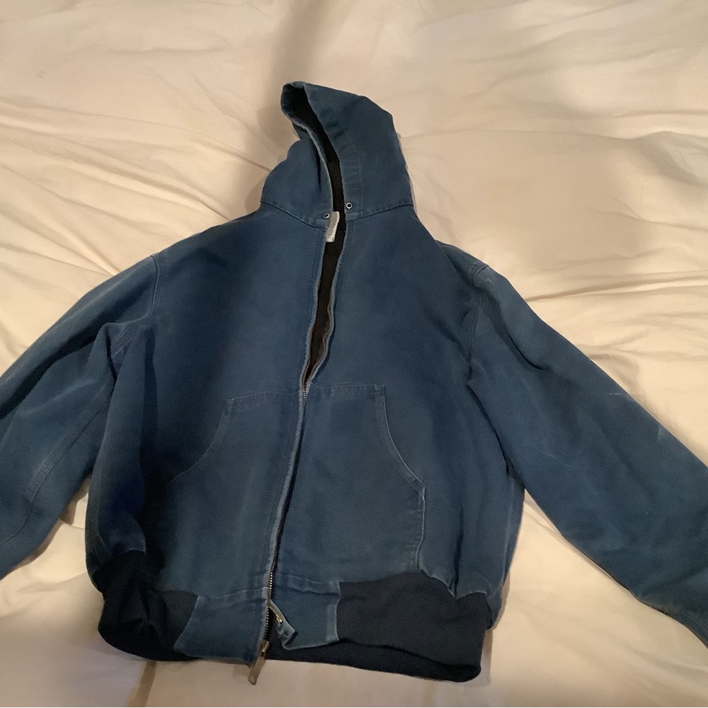 Carhartt work jacket. Blue Medium?
